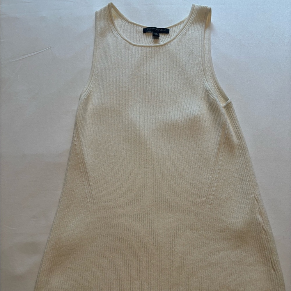 Banana Republic Cream and Gray Knit Top
